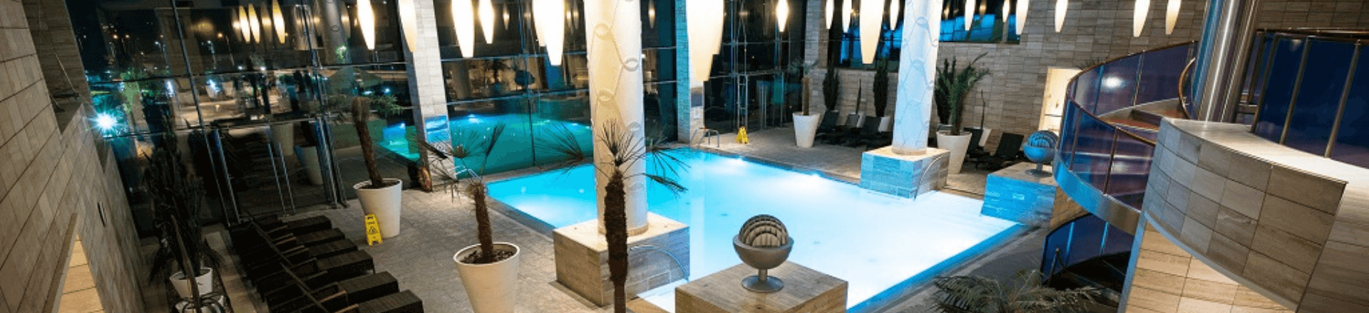 <p>Disfruta de un reparador descanso en nuestro hotel y queda totalmente renovado después de probar el relajante servicio de Spa.</p>
