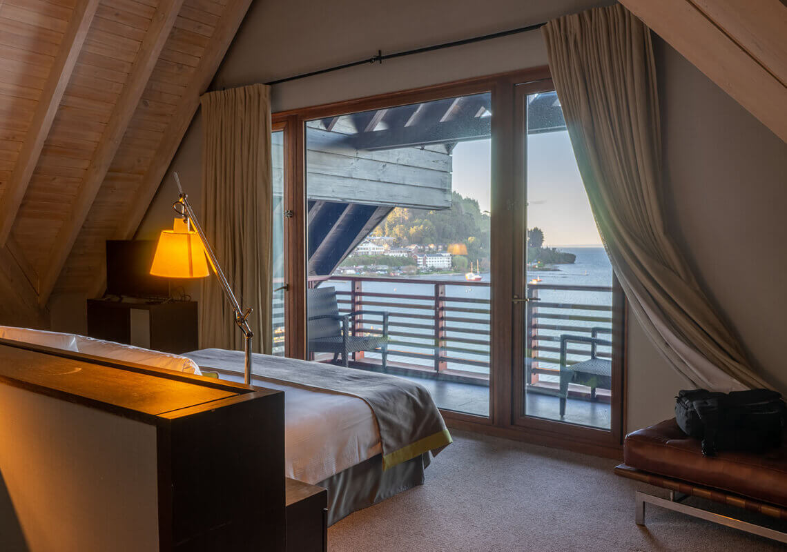 <p>Disfruta de Hotel Dreams de los Volcanes, con una espectacular ubicación y vista hacia el hermoso lago Llanquihue</p>
