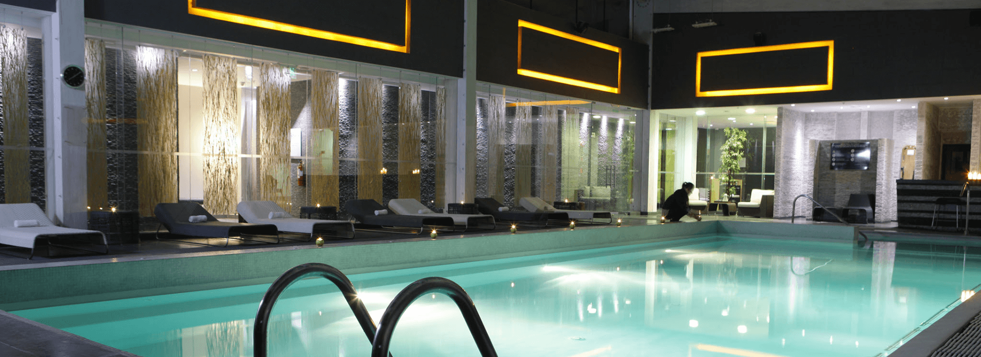 <p>En un ambiente exclusivo y personalizado podrás disfrutar de todas las instalaciones de Hydra Spa;  Spa, fitness, sauna, piscina temperada y exterior, peluquería</p>
